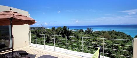 Villa básica, vista al océano | Terraza o patio