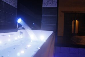 Perushuvila, valtamerinäköala | Kylpyhuone