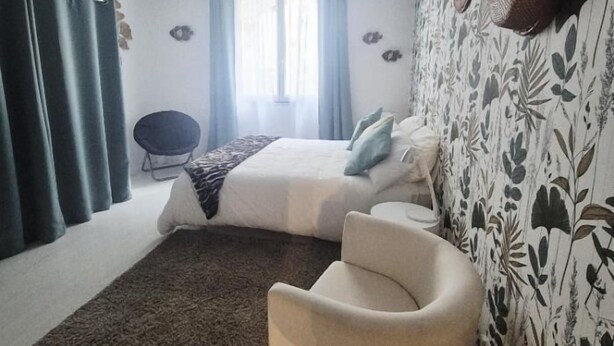 Room - Comfortable house near thermal baths and downtown (ROCHEFORT)