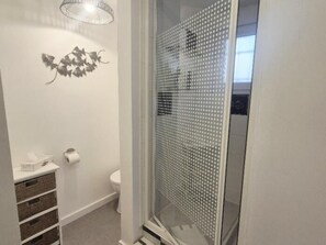 Shower - Comfortable house near thermal baths and downtown (ROCHEFORT)