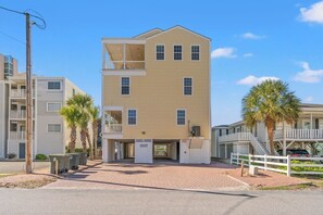 Exterior - Sleeps 44! Walk to Beach • Private Pool • BBQ (North Myrtle Beach)