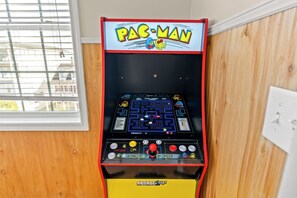 Games room - Sleeps 44! Walk to Beach • Private Pool • BBQ (North Myrtle Beach)