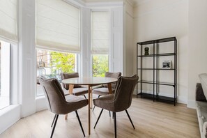 Dining - Blueground | Holland Park, terrace, nr Holland Park (London)