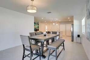 Dining - Heated Pool • Near Beach • Outdoor Dining + Gazebo (Port St. Lucie)