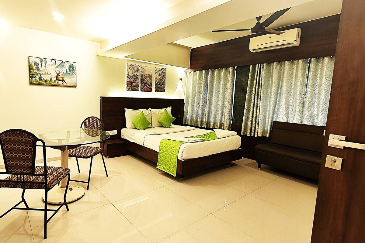 Executive Room | In-room safe, desk, laptop workspace, rollaway beds (surcharge)