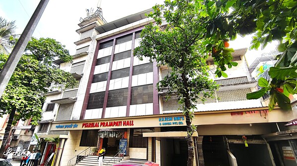 Front of property - Hotel Airoli Mindspace Airoli (Navi Mumbai)