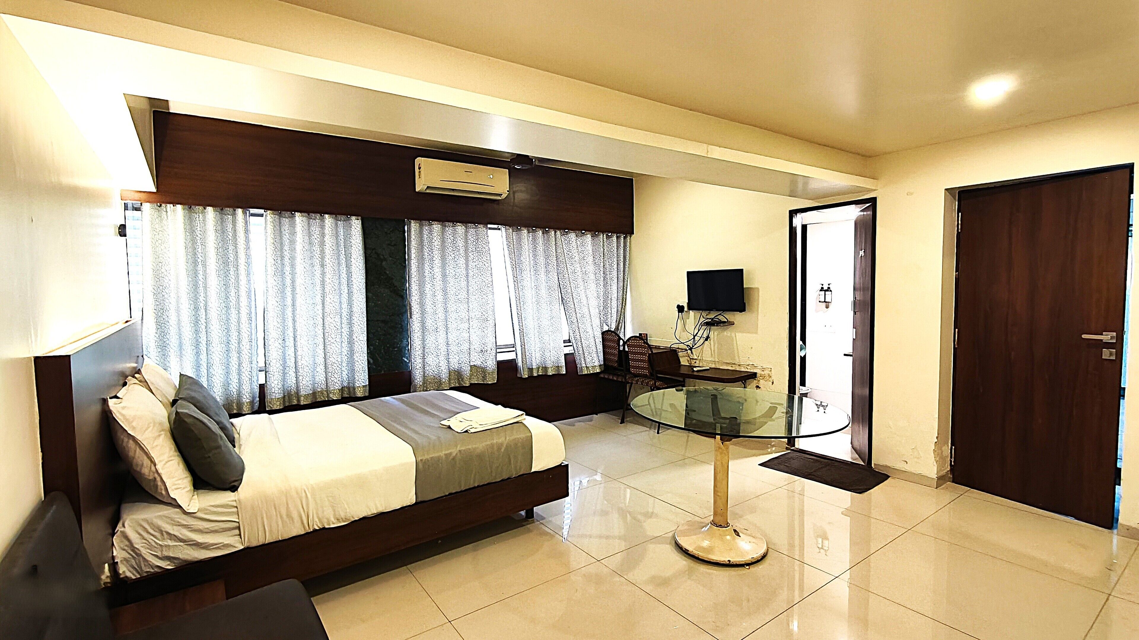 Economy Double Room | In-room safe, desk, laptop workspace