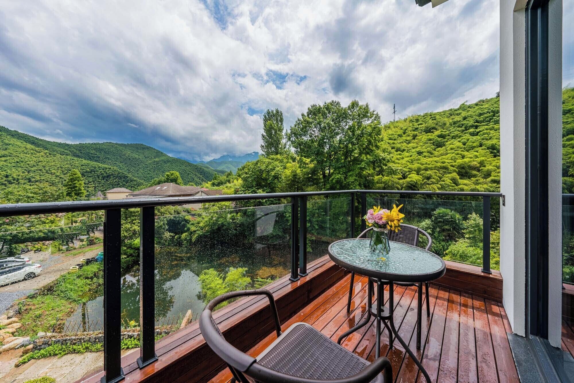 Traditionele Twin kamer, balkon, uitzicht op heuvels | Uitzicht vanuit de kamer
