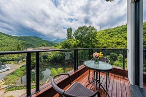 传统双床房, 阳台, 山景 | 客房景观