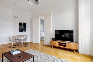 Interior - Blueground | Landstraße, view, nr Belvedere (Vienna)
