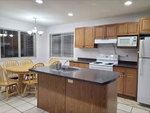 FULLY FURNISHED – PERFECT FOR SHORT-TERM OR LONG-TERM RENTALS 
From Jan 1, 2026