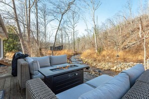 House | 3 bedrooms - Creekside on Shope hot tub Fire pit (Asheville)