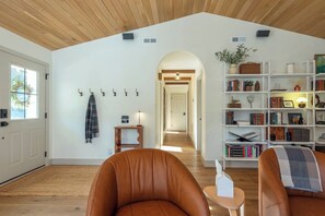 House | 3 bedrooms - Creekside on Shope hot tub Fire pit (Asheville)