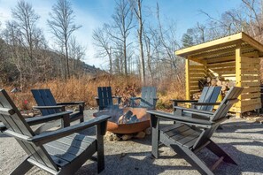 3 bedrooms - Creekside on Shope hot tub Fire pit (Asheville)