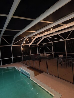 Outdoor pool - Beautiful 5 bedroom/ 3 bathroom pool home, on 1.29 acres in West Palm Beach. (West Palm Beach)