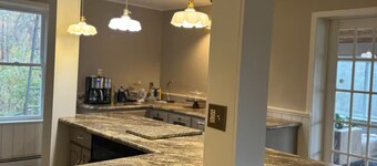 Charming 4-bedroom farmhouse with AC in awesome East Aurora