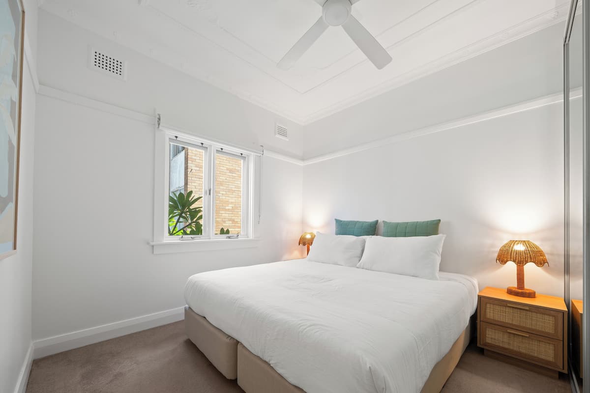 Bàn ủi/dụng cụ ủi quần áo, truy cập Internet không dây miễn phí