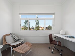 Apartment, 3 Bedrooms, Non Smoking | Iron/ironing board, free WiFi