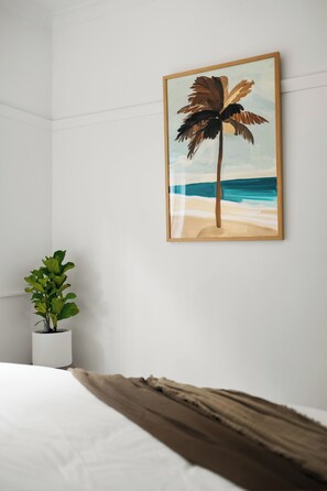 Iron/ironing board, free WiFi - The Warners Bondi (Bondi Beach)