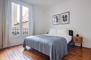 Iron/ironing board, WiFi, bed sheets - Blueground | Saint-Lambert, view, nr Eiffel Tower (Paris)