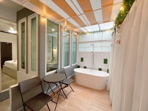 Comfort Room, 1 King Bed, City View | Free WiFi - Le Cartier Guesthouse (Patong)