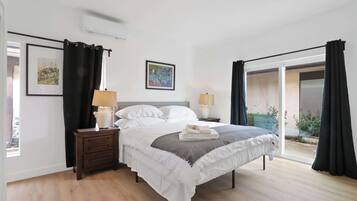 3 bedrooms, desk, iron/ironing board, WiFi