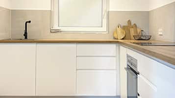 Kühlschrank, Ofen, Herdplatte, Geschirrspüler