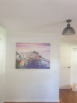 Interior - Cozy home in Frankston. Near shopping precinct, beach, train st. Pet friendly! (Frankston)