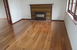 Interior - Cozy home in Frankston. Near shopping precinct, beach, train st. Pet friendly! (Frankston)