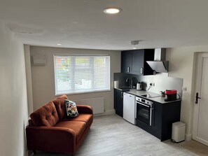 Interior - River Studio, Sleeps 2 with Parking & Dog Friendly (Southampton)
