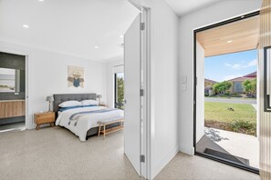 4 habitaciones, escritorio, tabla de planchar con plancha y wifi 