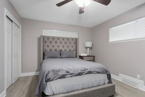 Iron/ironing board, WiFi, bed sheets