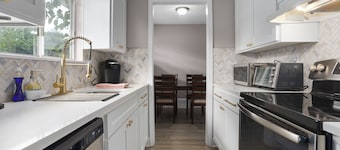 updated 3BR OP Quick Highway access/ fenced yard
