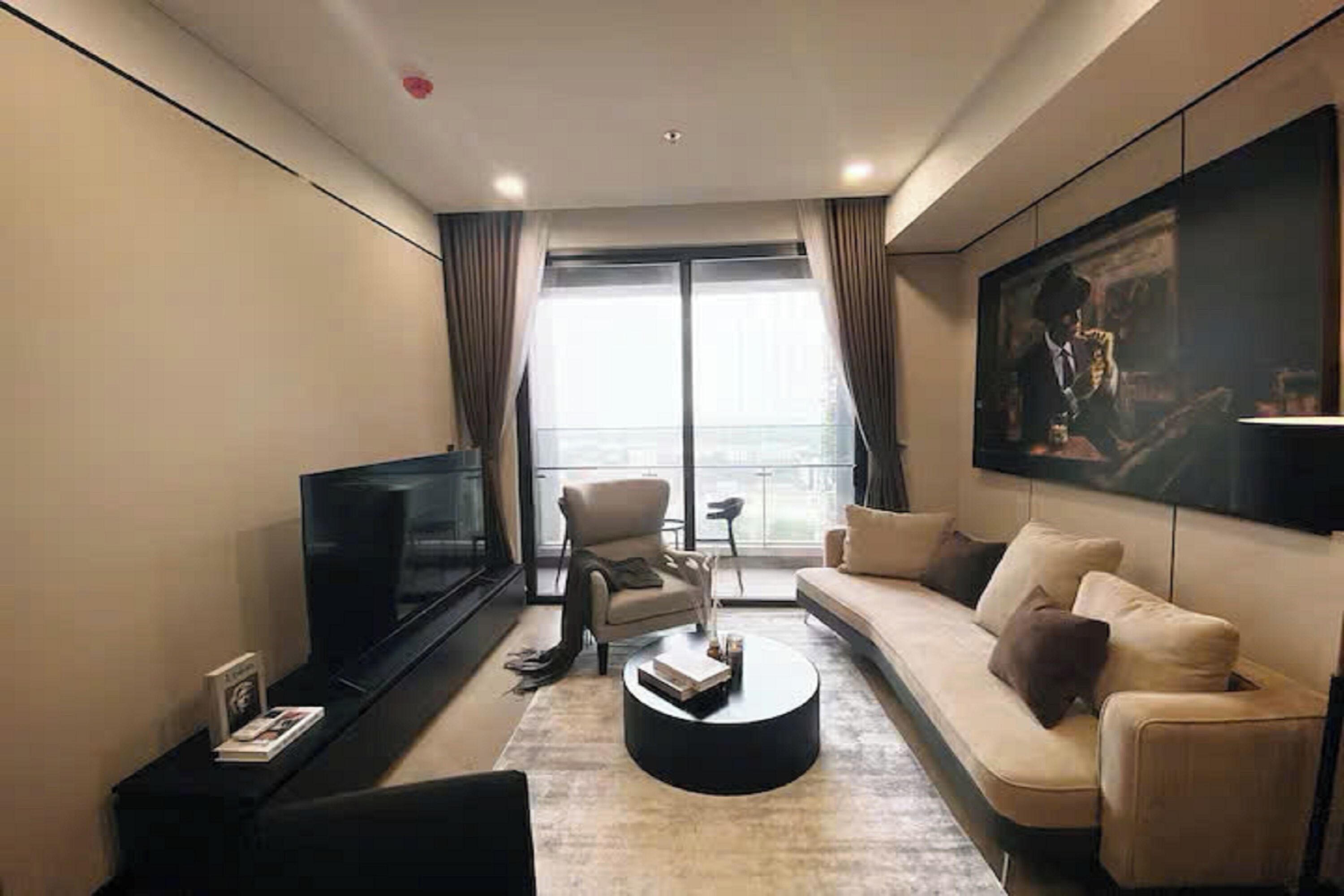 Presidential Süit, 2 Yatak Odası, Club Dinlenme Salonu Girişi, Şehir Manzaralı | Mısır pamuklu çarşaf takımı, kaliteli yatak takımı, kuştüyü yorgan 