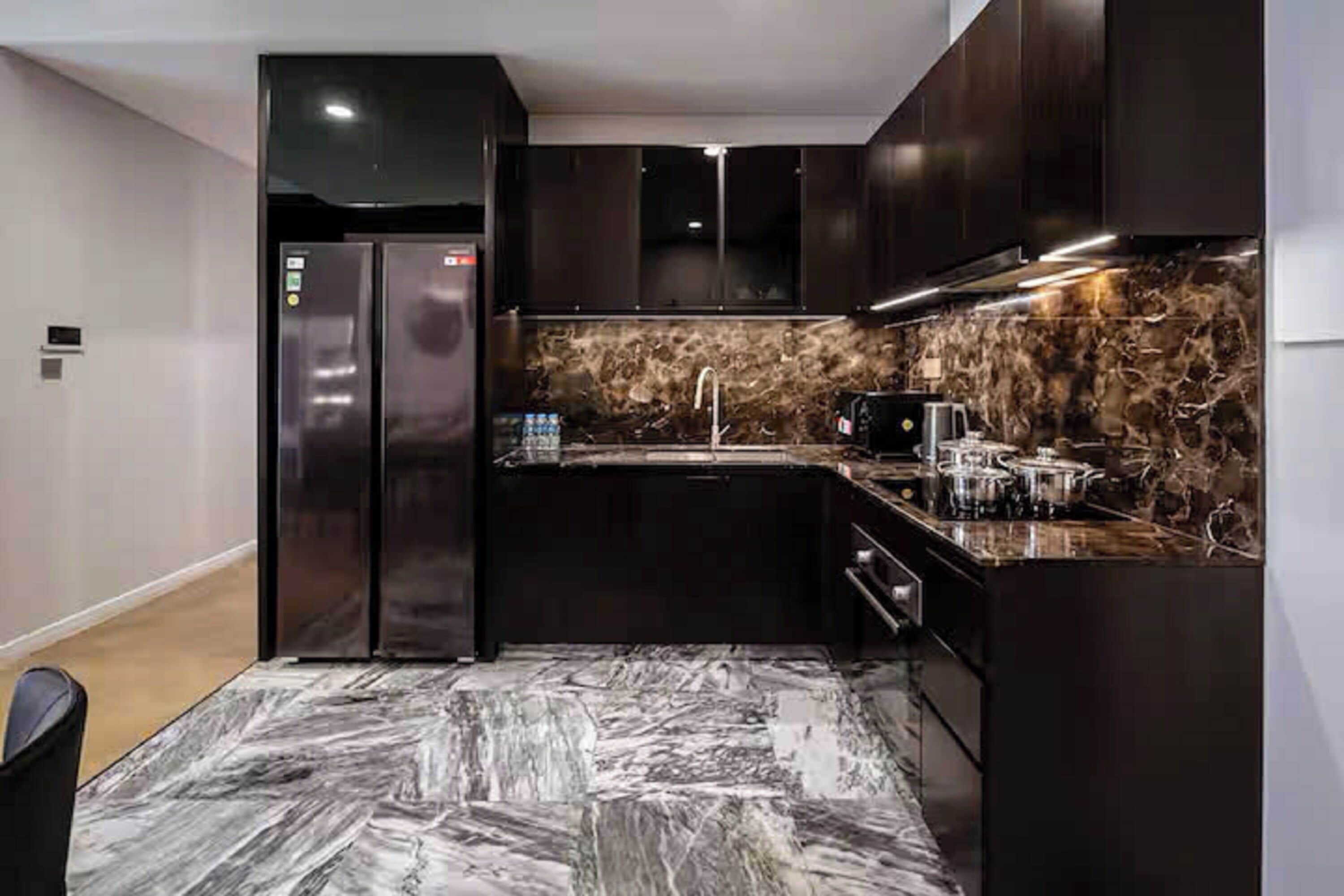 家庭套房, 3 間臥室, 可使用俱樂部酒廊, 城市景 | 私人廚房 | 大型雪櫃/冰箱、微波爐、焗爐、爐具