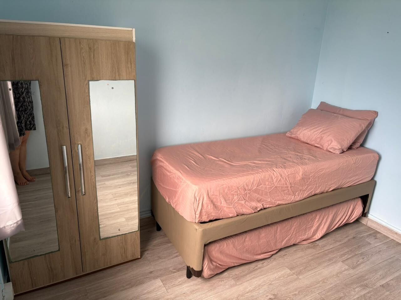 Bügeleisen/Bügelbrett, kostenloses WLAN, Bettwäsche