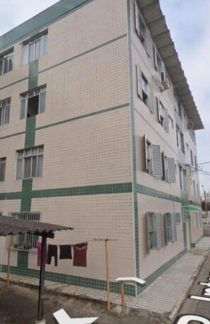 Exterior - Badaró's Beach Relax near the beach, 5 minutes from Mallet, shopping, and pet-friendly. (Praia Grande)