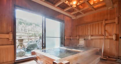Villa Azumino: An Entire Villa Where You Can Enjoy 24-Hour Direct-Flow Hot Spring Water All to Yourself