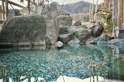 Tattoo friendly ] 24 hour hot spring bath in a private villa in Azumino.