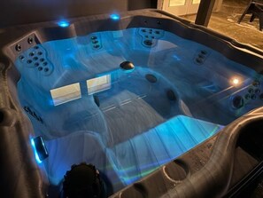 Property grounds - MelDale Riverhouse: Summer Escape on the River| Hot Tub + Firepit Fun (Branch)