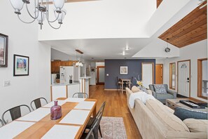Dining - MelDale Riverhouse: Summer Escape on the River| Hot Tub + Firepit Fun (Branch)