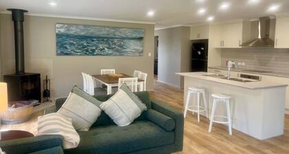 Samphire - Available AUS DAY Weekend - WiFi, Wood Fire