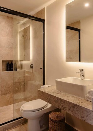 Shower, hair dryer, shampoo - Kamaya Luna Tulum Samsara Beach Club Access (Tulum)