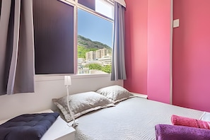 Huoneisto | Työpöytä, kannettavalle tietokoneelle sopiva työtila, ilmainen Wi-Fi