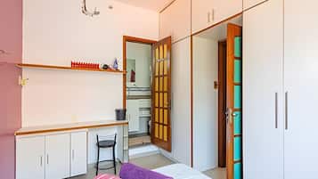 Huoneisto | Työpöytä, kannettavalle tietokoneelle sopiva työtila, ilmainen Wi-Fi