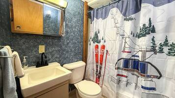 Douche, serviettes fournies