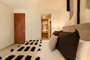 Iron/ironing board, WiFi, bed sheets - Naluna Jungle Condo Close to Beach (Tulum)