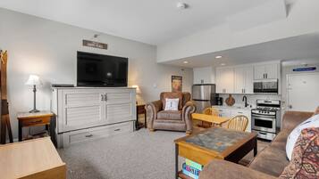 テレビ、卓球台