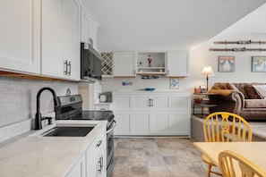 Fridge, microwave, oven, stovetop - Brookside II B-208 Sunday River Ski in Ski Out Condo (Newry)