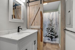 Hair dryer, towels - Brookside II B-208 Sunday River Ski in Ski Out Condo (Newry)